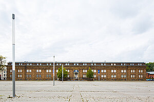 Der Simeonsplatz mit dem LWL-Preußenmuseum Minden im Hintergrund